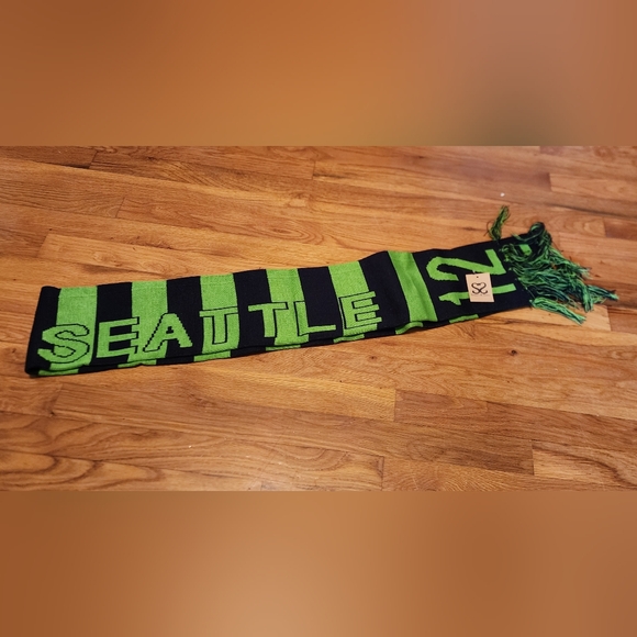 NWT Seattle Seahawks Scarf With Free Beanie.. - Picture 2 of 6
